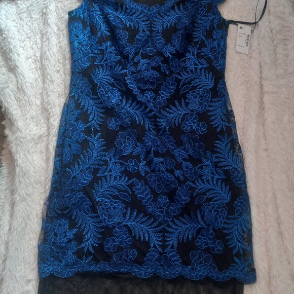 Dress - Picture 9 of 10